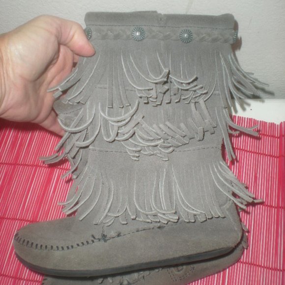 MINNETONKA Brand  Moccasins      Leather   Size 1 Gray - Picture 4 of 6